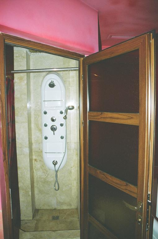 Motel Acapulco Yerevan Exterior foto